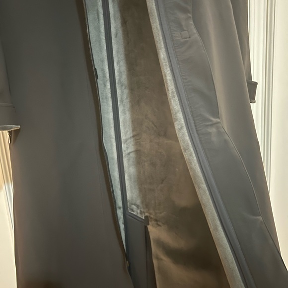 NWOT Lululemon Repelshel Maxi coat. Velcro closures added. - Picture 12 of 15